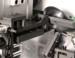 ADVANTAGE 5000RF SERVO  Узел радиусной цикли 
 Узел оснащен двусторонними циклевочными ножами  Копировальные диски диаметром 180мм позволяет идеально повторять плоскость обрабатываемой детали, а за счет повышенной площади соприкосновения – мягко ...