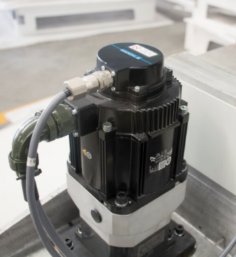 IRONMAC T6-SA2  Серводвигатели Heichuan (Тайвань) / NOVANCE / YASKAWA (Япония)  Имеет множество функций, включая автоматическую настройку, управление положением/скоростью, внутренние последовательности позиционирования и т  д 