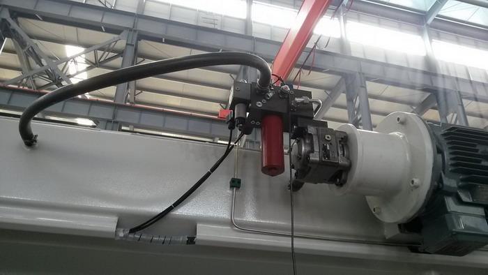 SMD PBC-160/3100  Гидравлическая система: Hoerbiger (Германия)  Полное управление с ЧПУ всеми электро-гидравлическими системами,включая блок клапанов давления, блок клапанов синхронизации, блок клапанов подачи, масляной насос SUMITOMO (Япония) 