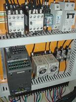 MF50SA 
 Промышленные контроллеры Управление станком осуществляется за счет контроллеров производства Siemens  Все электронные компоненты собраны в едином защищенном  блоке,  размещенном в станке  
