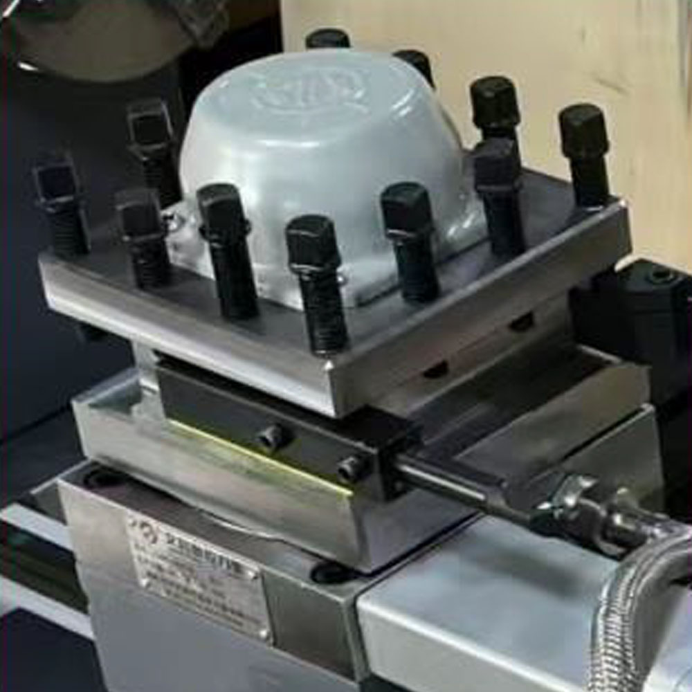 ECOWOOD 12D2  Четыре резца с автосменой  Поворотная голова на 4 позиции позволяет одновременно закрепить 4 резца под разные задачи и автоматически менять их в зависимости от типа обработки Могут быть установлены:V и U образные резцы для точения на...