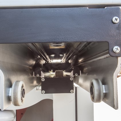 FABTEC UA3200S 
 Система направляющих каретки 
Обеспечивает плавное движение и устойчивость каретки, что особенно важно при обработке больших и тяжелых заготовок 