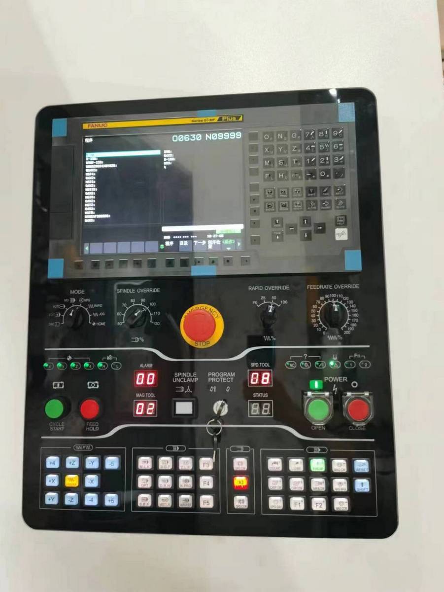 IRONMAC IHM  Система ЧПУ  В базовой комплектации устанавливается обновлённая система ЧПУ FANUC 0i-MF (5) Plus, LCD монитор 10,4 дюймов В версии Plus расширен функционал:увеличена память с 512 Кб до 2 Мб;экран ручной привязки инструмента, для настр...