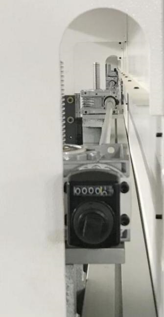 ALTESA SUPERSET NC 5650RF SERVO  Быстрое позиционирование прижимной балки 
 Позиционирование прижимной балки происходит быстро, а параметры можно регулировать в соответствии с требованиями, что экономит время и повышает эффективность 
