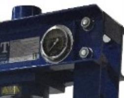 AE&T T61250A  Контроль давления  Наличие манометра позволяет контролировать рабочее давление     пресса с ручным и пневмоприводом AE&T T61250A (50т) 