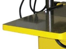 Корвет 223  Легкость в работе  Гладкий полированный стол облегчает продвижение заготовки в зону обработки 