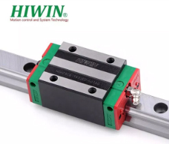 MetalTec 1530  ВЫСОКОТОЧНЫЕ ЛИНЕЙНЫЕ НАПРАВЛЯЮЩИЕ ПОВЫШЕННОЙ ЖЕСТКОСТИ HIWIN (ТАЙВАНЬ)    Станок по всем осям оснащен квадратными линейными направляющими и каретками компании «HIWIN» (Тайвань) сечением 30мм  За счет повышенной устойчивости и жестк...