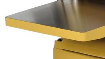15SC 230  Литой стол  Прочный литой стол выдерживает значительные нагрузки, а за счет малой вибрации имеет длительный срок службы 