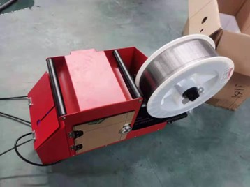 MetalTec WL 2000 
  Автоматическое устройство подачи проволоки в контактную зону сварки  
 Автоматическая равномерная подача проволоки для более плавной сварки  
