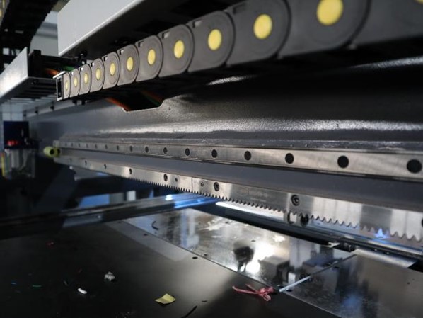 HOLD HB611GXKH6F  Высокоточная рейка и шестерня 
 Стойка 2M имеет высокие технические характеристики, большую поверхность контакта, сильную несущую способность и стабильную передачу  
