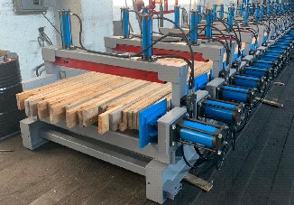 HSL-GP Возможно исполнение пресса с отдельной сборкой пакета заготовок и последующей загрузкой в зону прессования по встроенному подъемному рольгангу 