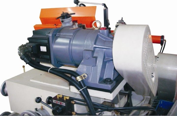UNIVEQ UCG-4520NC3  Привод подающего круга  Японский серводвигатель Yaskawa обеспечивает контроль скорости вращения круга в диапазоне от 0 до 320 об/мин и устанавливается для передачи вращения подающего круга с целью идеальной регулировки линейной...
