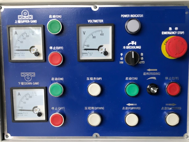 EcoWood MBC-120/170/220  Пульт управления  Эргономичный пульт управления позволяет эффективно и комфортно управлять функциями станка  Наличие амперметров позволяет контролировать нагрузку двигателей 