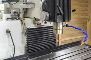 Stalex WFM 750 Servo 
  Качество  
 Жесткая конструкция вертикальной фрезерной головы 
