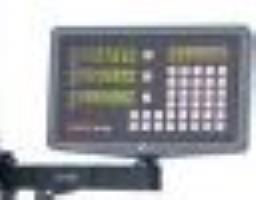 Proma FP-48SPN  Контроль  Цифровые дисплеи, расположенные на панели управления вертикально-фрезерным станком с цифровым измерением PROMA FP-48SPN 25014001 позволяют визуально контролировать ход работы 