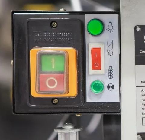 Stalex SDI-16T 
  Простое управление  
 Интуитивно понятная панель управления станка облегчает работу оператора  
