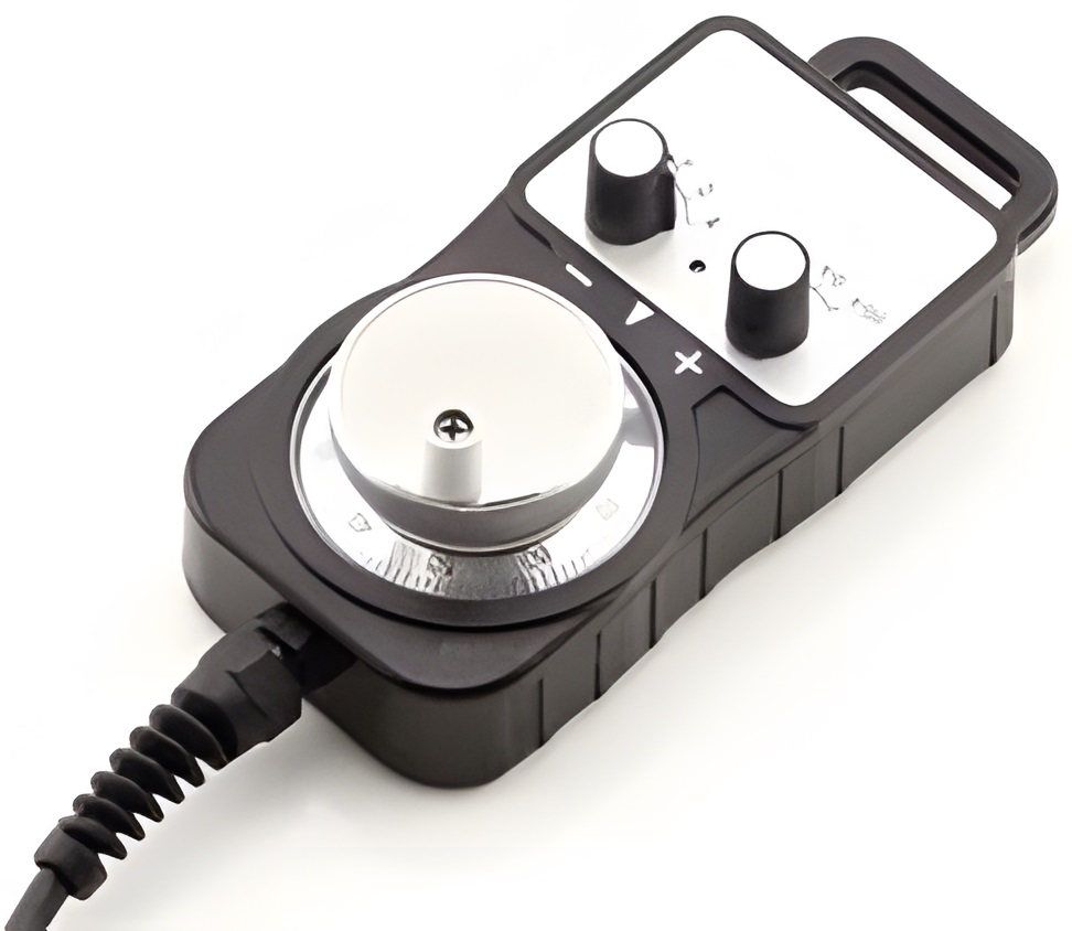 IRONMAC IH-130 NC  Ручной электронный маховичок (MPG)  Предназначен для удобства эксплуатации и настройки инструмента 